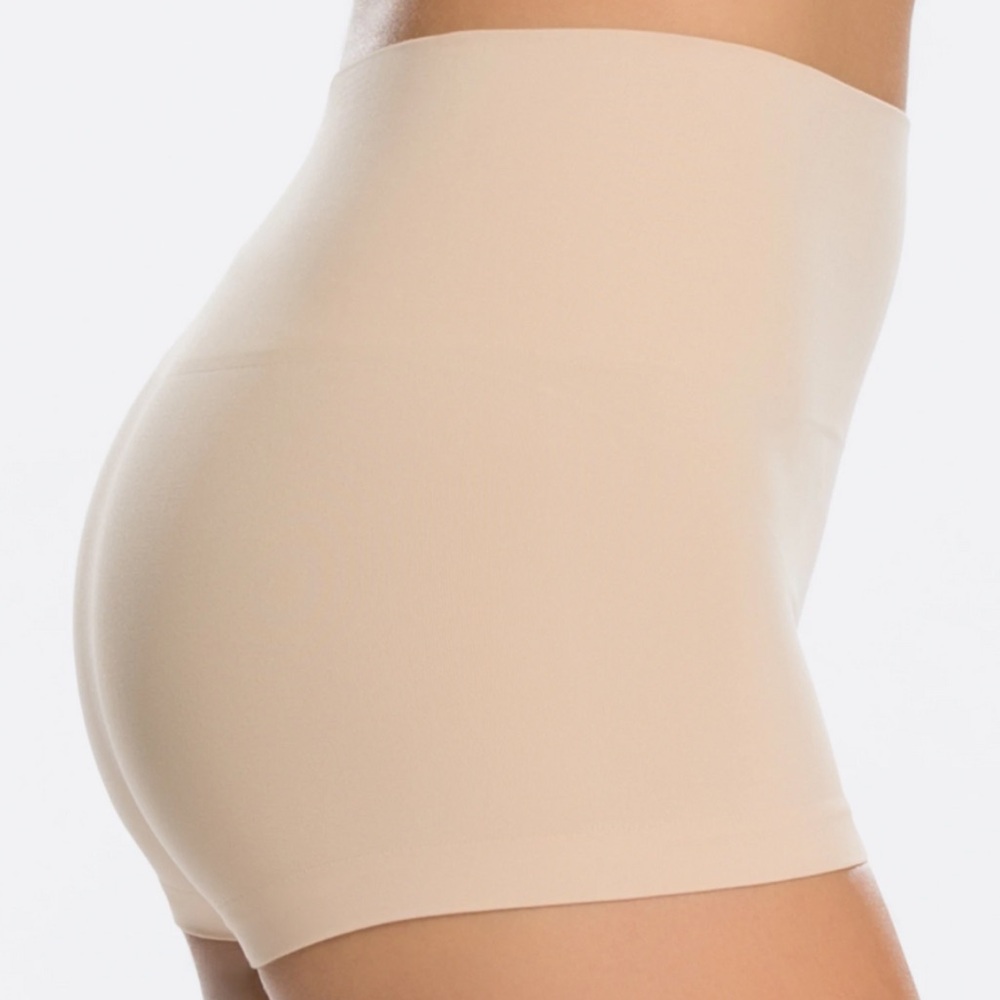 NWT SPANX S Everyday Shaping Boyshorts Panty Shapewear Soft Nude Nylon S…